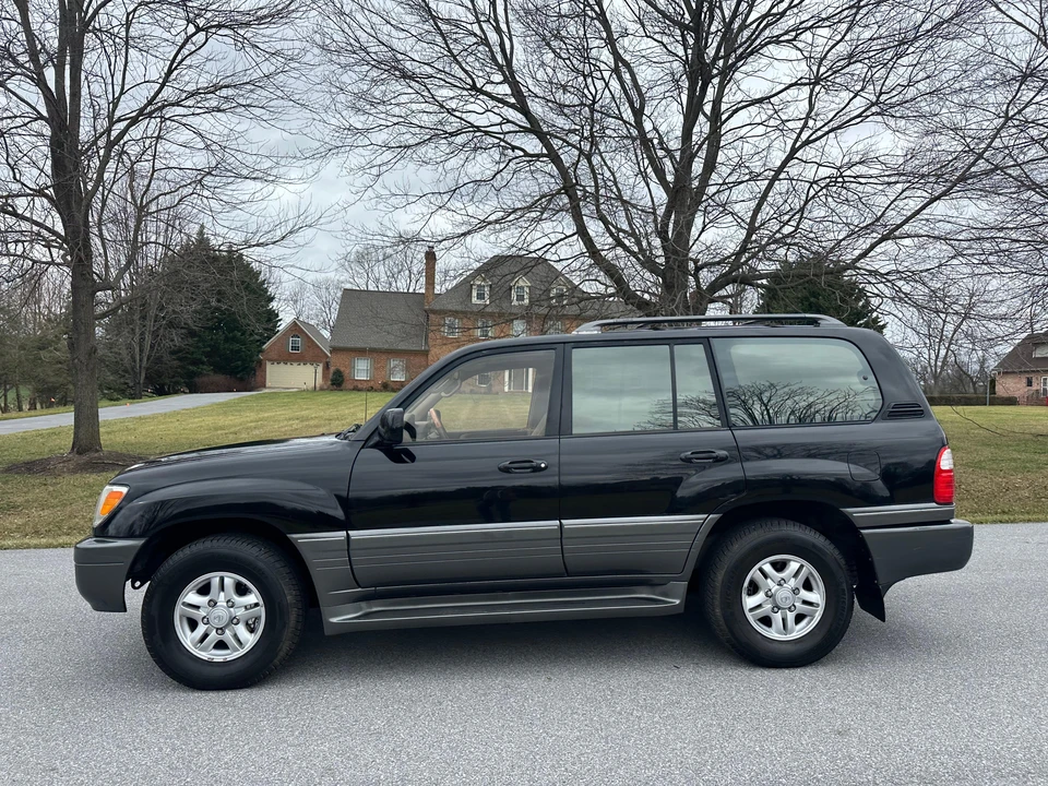 2000 Lexus LX 2nd Gen - Image 16 of 31