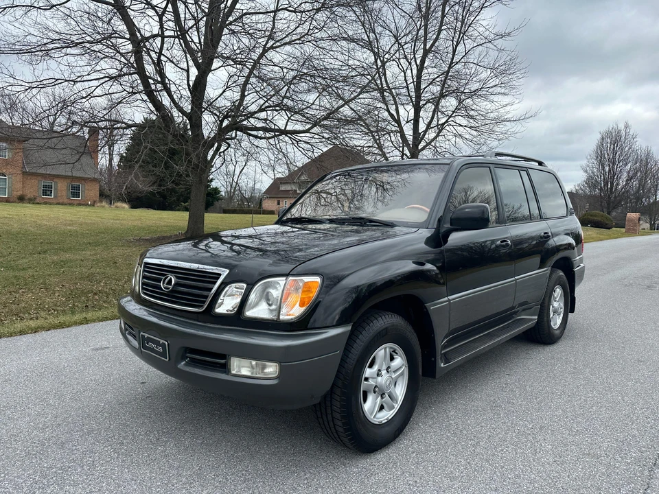 2000 Lexus LX 2nd Gen - Image 11 of 31
