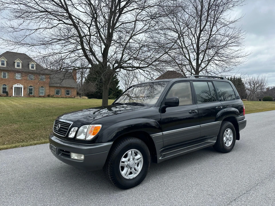 2000 Lexus LX 2nd Gen - Image 13 of 31