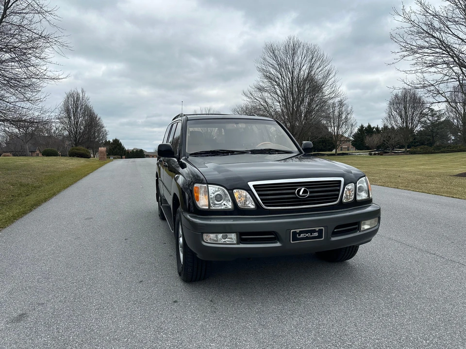 2000 Lexus LX 2nd Gen - Image 31 of 31