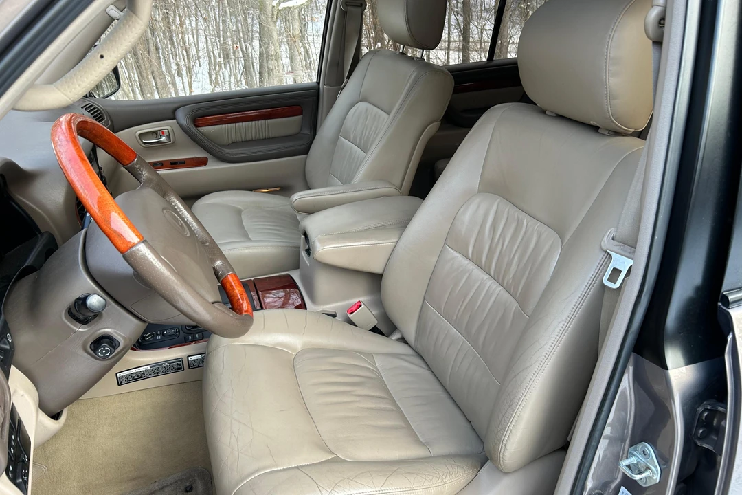 2000 Lexus LX 2nd Gen - Image 31 of 31