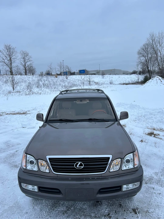 2000 Lexus LX 2nd Gen - Image 6 of 31