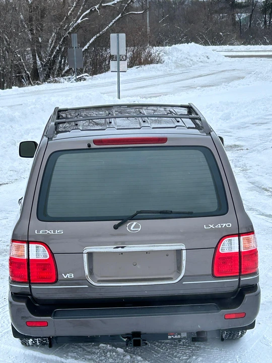2000 Lexus LX 2nd Gen - Image 9 of 31