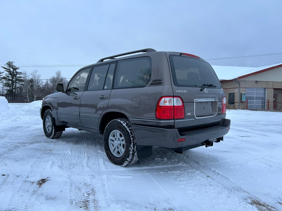 2000 Lexus LX 2nd Gen - Image 8 of 31
