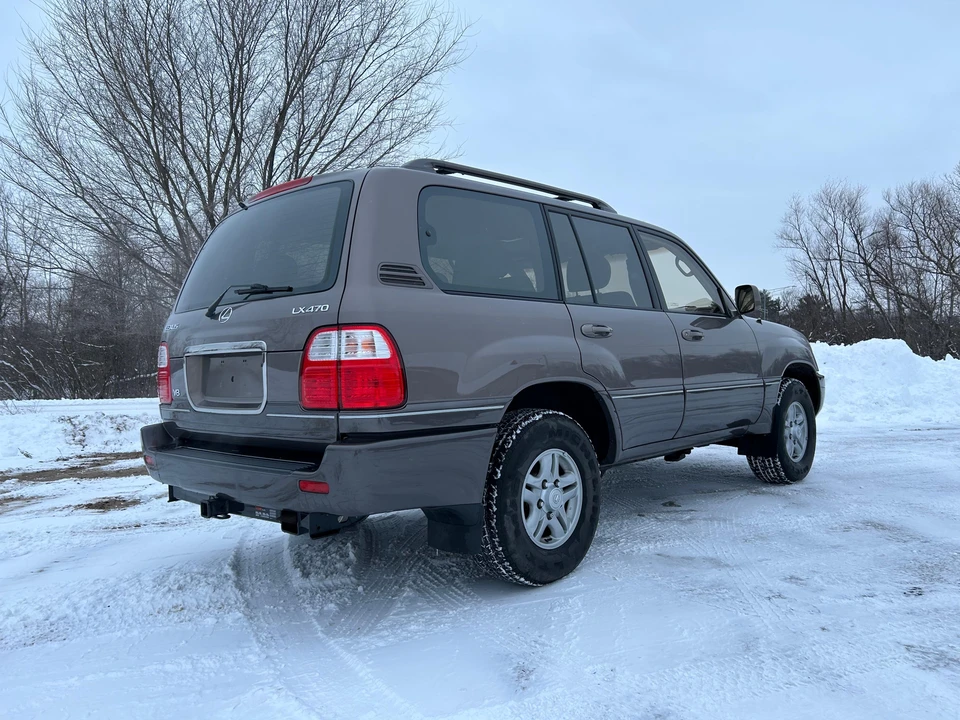 2000 Lexus LX 2nd Gen - Image 10 of 31