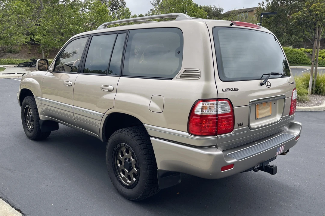 2000 Lexus LX 2nd Gen - Image 4 of 8