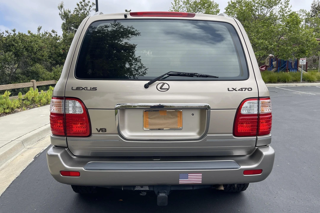 2000 Lexus LX 2nd Gen - Image 5 of 8