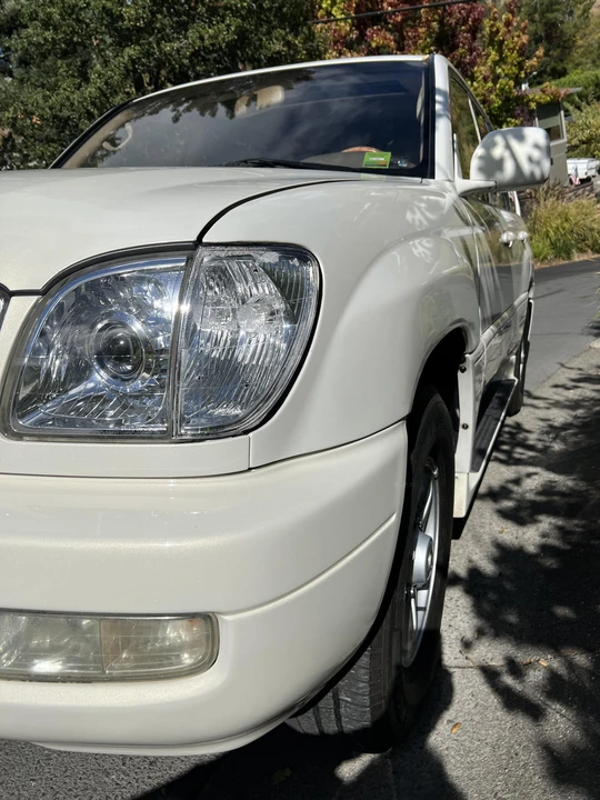 2000 Lexus LX 2nd Gen - Image 28 of 31