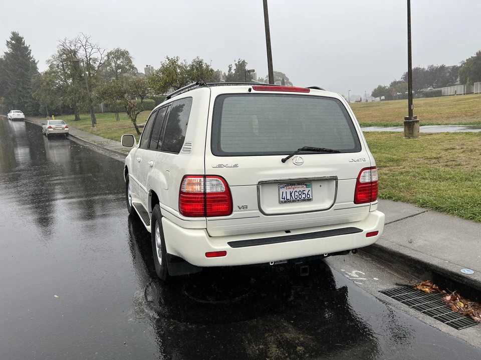 2000 Lexus LX 2nd Gen - Image 15 of 31