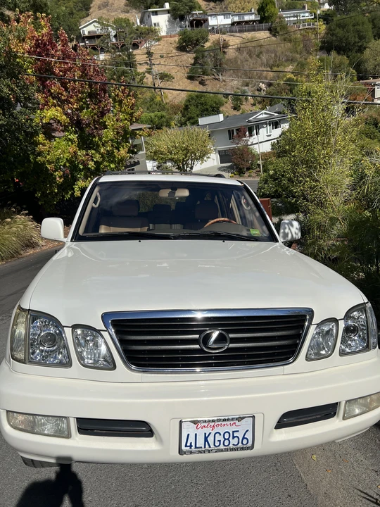 2000 Lexus LX 2nd Gen - Image 6 of 31