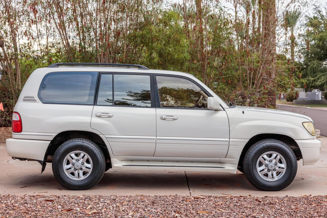 2000 Lexus LX 2nd Gen - Image 3 of 5