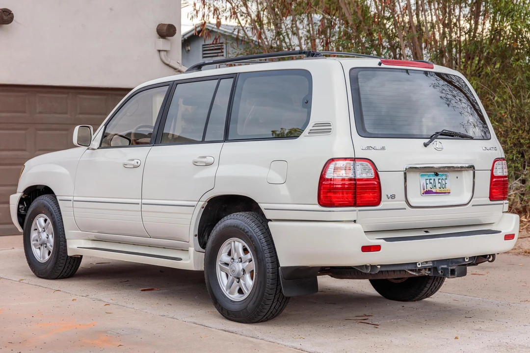 2000 Lexus LX 2nd Gen - Image 4 of 5