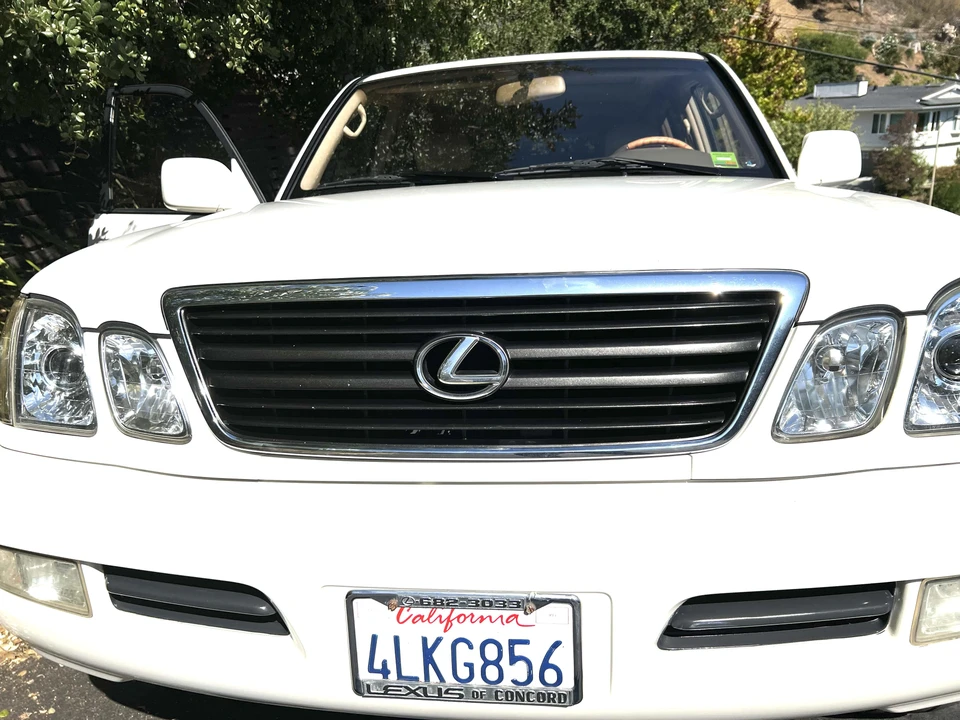 2000 Lexus LX 2nd Gen - Image 23 of 31