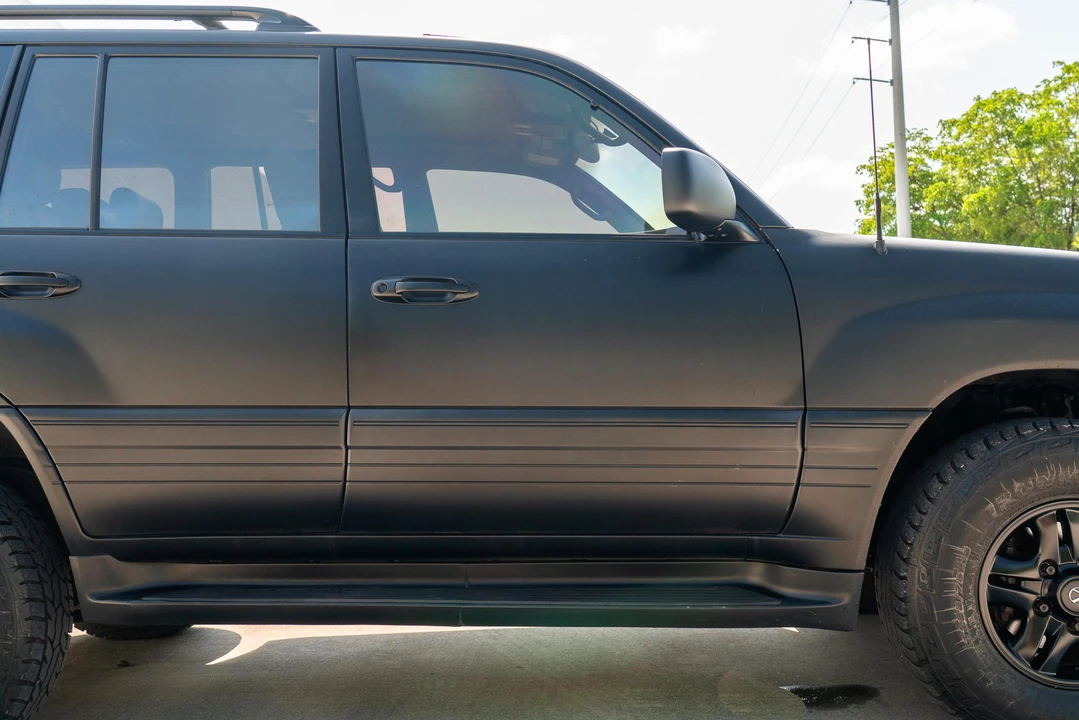 2000 Lexus LX 2nd Gen - Image 26 of 31