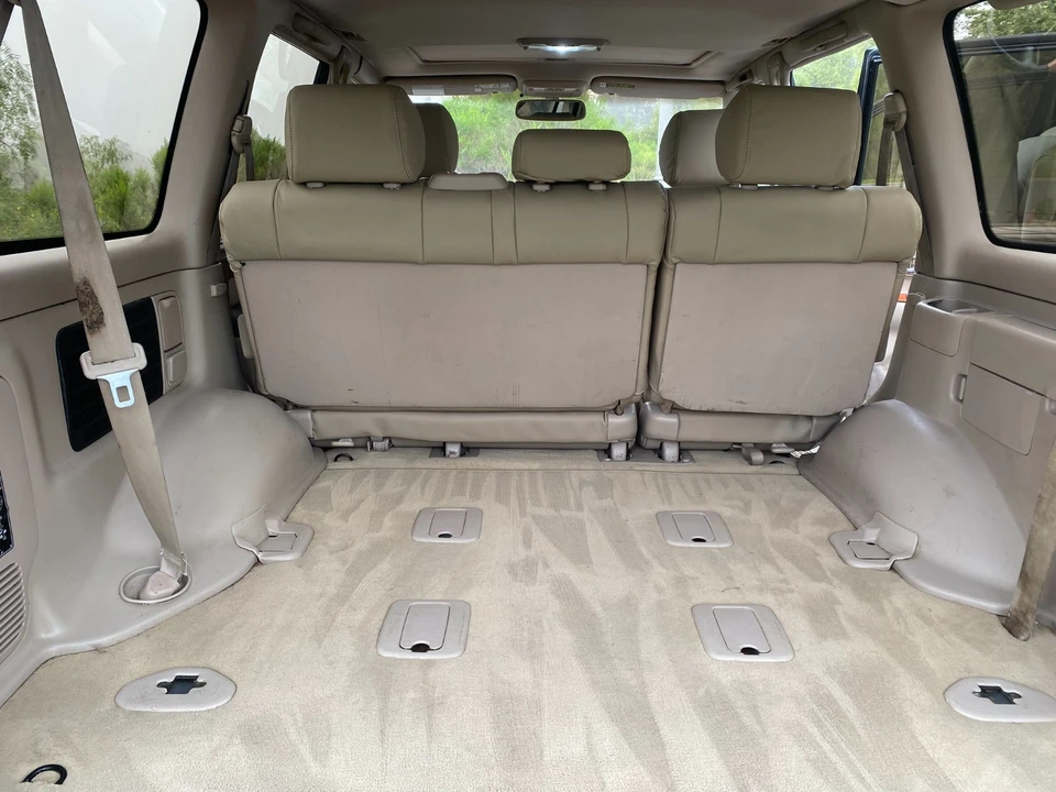 2000 Lexus LX 2nd Gen - Image 14 of 21