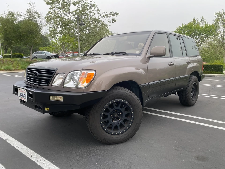 2000 Lexus LX 2nd Gen - Image 4 of 21