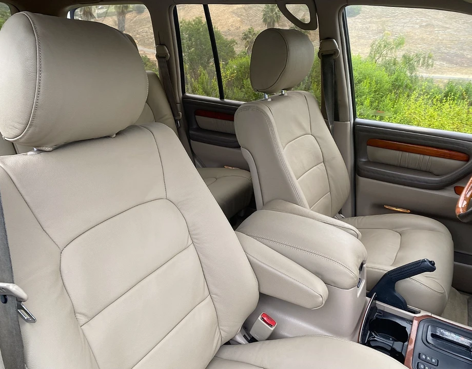 2000 Lexus LX 2nd Gen - Image 10 of 21