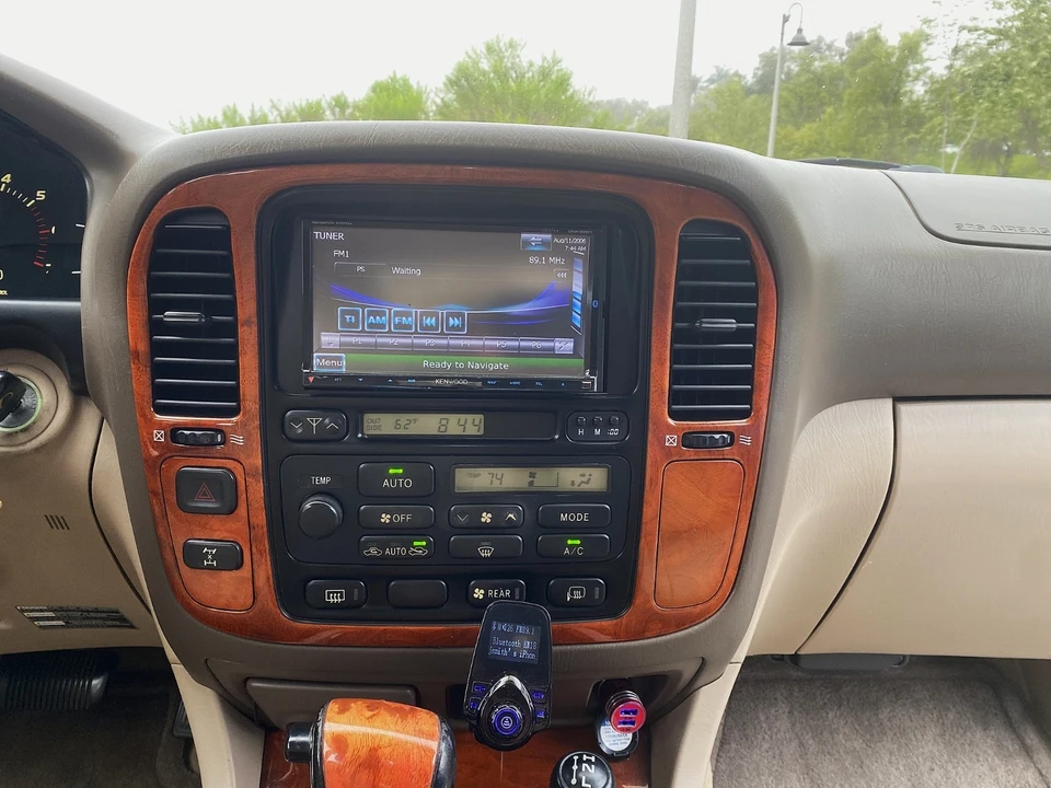 2000 Lexus LX 2nd Gen - Image 17 of 21