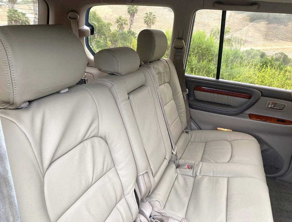 2000 Lexus LX 2nd Gen - Image 11 of 21