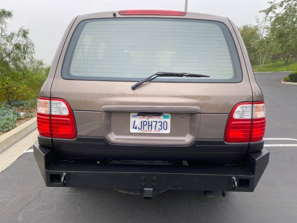 2000 Lexus LX 2nd Gen - Image 9 of 21