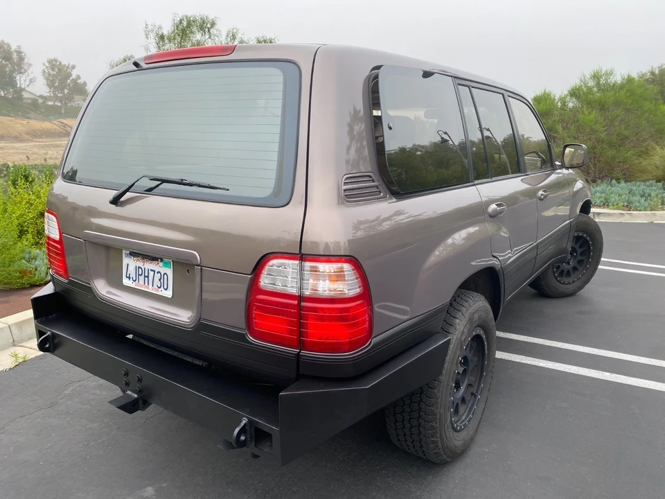 2000 Lexus LX 2nd Gen - Image 7 of 21
