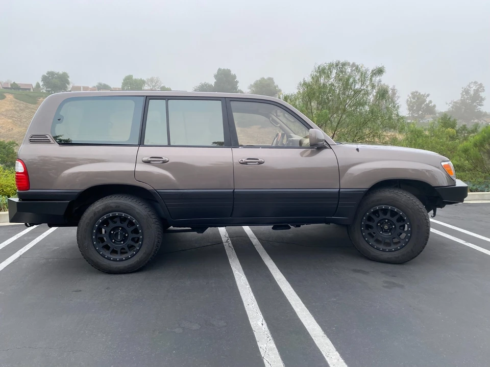 2000 Lexus LX 2nd Gen - Image 6 of 21