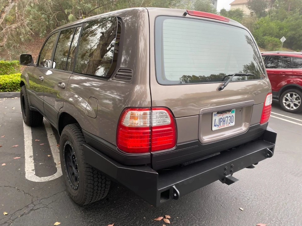 2000 Lexus LX 2nd Gen - Image 8 of 21