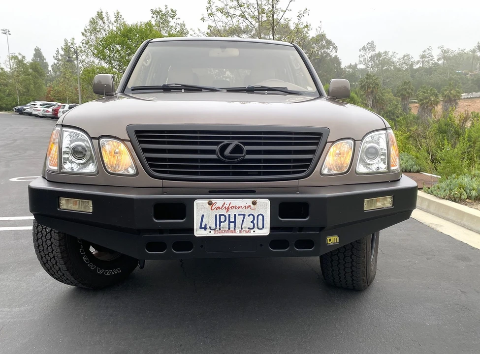 2000 Lexus LX 2nd Gen - Image 3 of 21