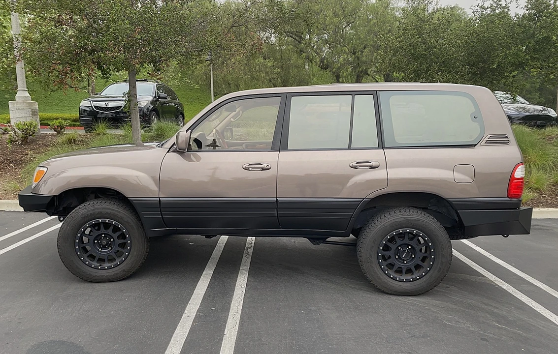 2000 Lexus LX 2nd Gen - Image 5 of 21