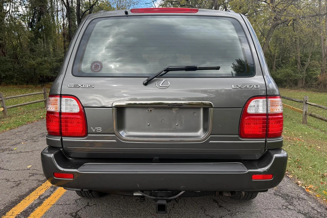 2000 Lexus LX 2nd Gen - Image 5 of 31
