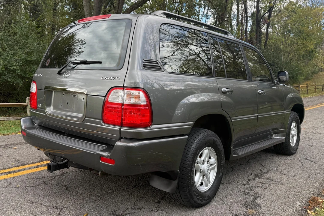 2000 Lexus LX 2nd Gen - Image 4 of 31