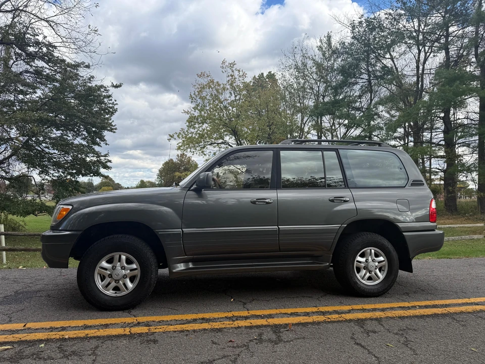 2000 Lexus LX 2nd Gen - Image 8 of 31