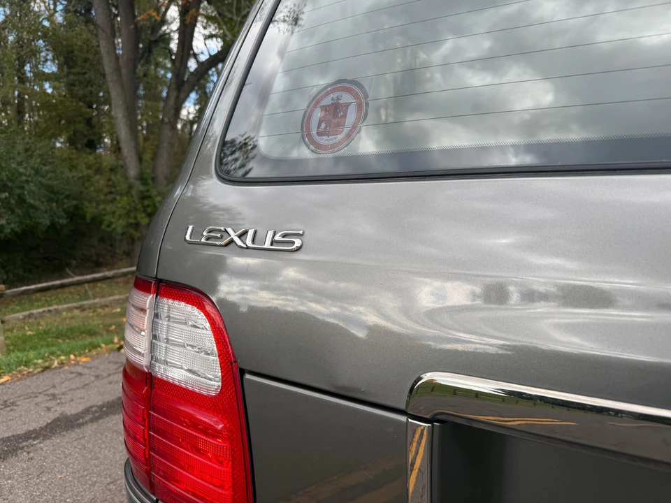 2000 Lexus LX 2nd Gen - Image 20 of 31