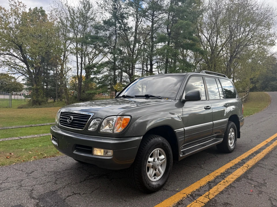2000 Lexus LX 2nd Gen - Image 7 of 31