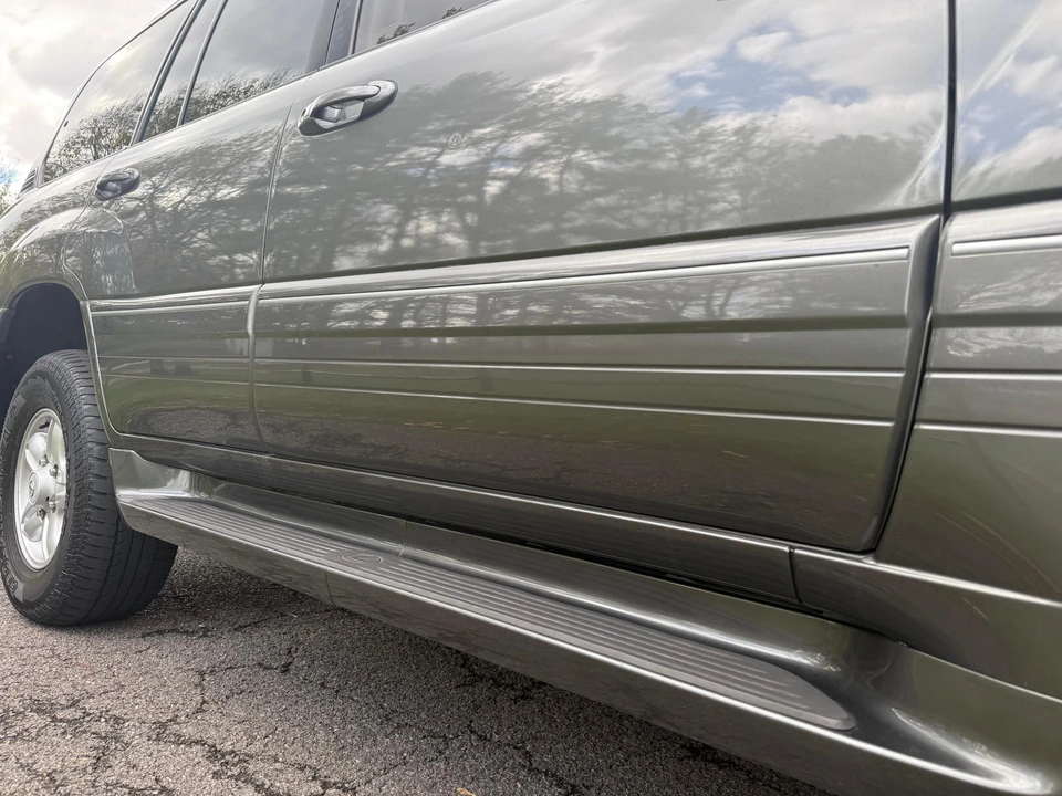 2000 Lexus LX 2nd Gen - Image 27 of 31