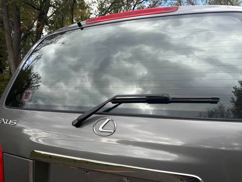 2000 Lexus LX 2nd Gen - Image 21 of 31