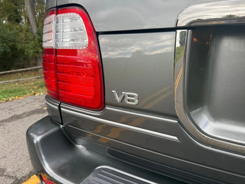 2000 Lexus LX 2nd Gen - Image 19 of 31