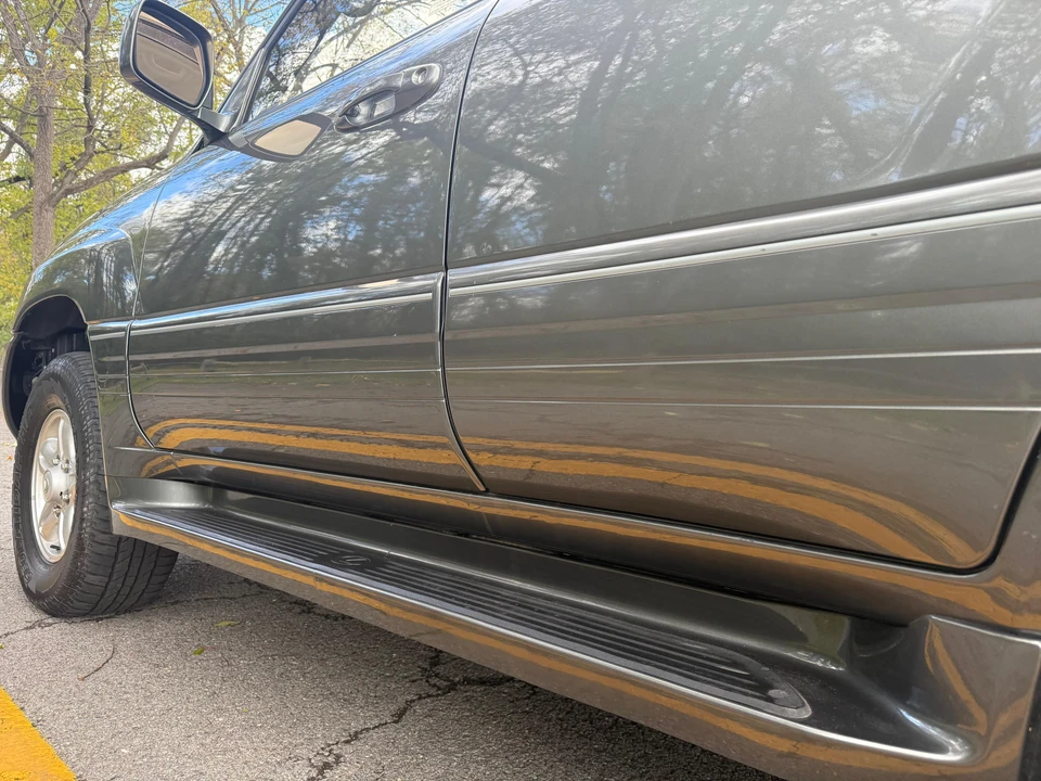 2000 Lexus LX 2nd Gen - Image 14 of 31