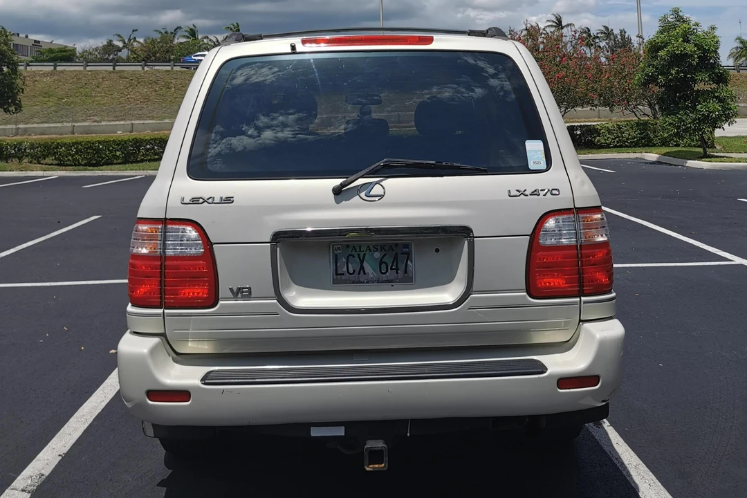 2000 Lexus LX 2nd Gen - Image 5 of 31