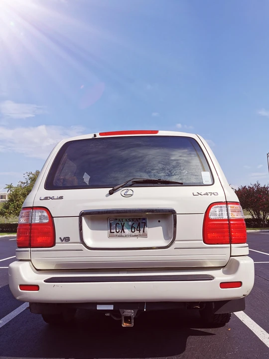2000 Lexus LX 2nd Gen - Image 14 of 31