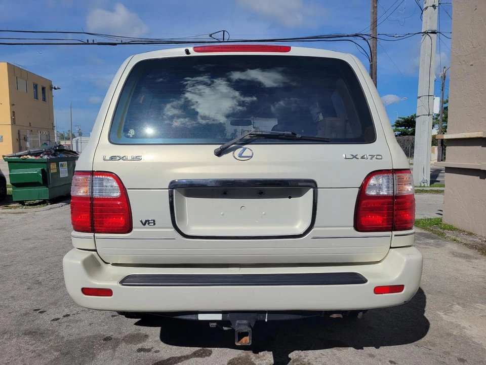 2000 Lexus LX 2nd Gen - Image 18 of 31