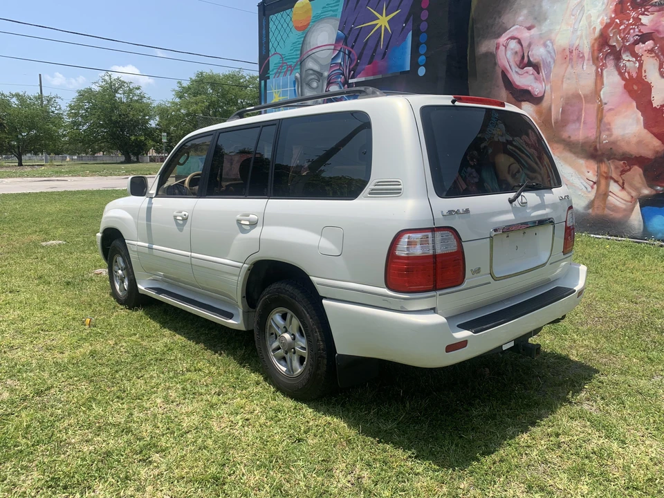 2000 Lexus LX 2nd Gen - Image 12 of 31