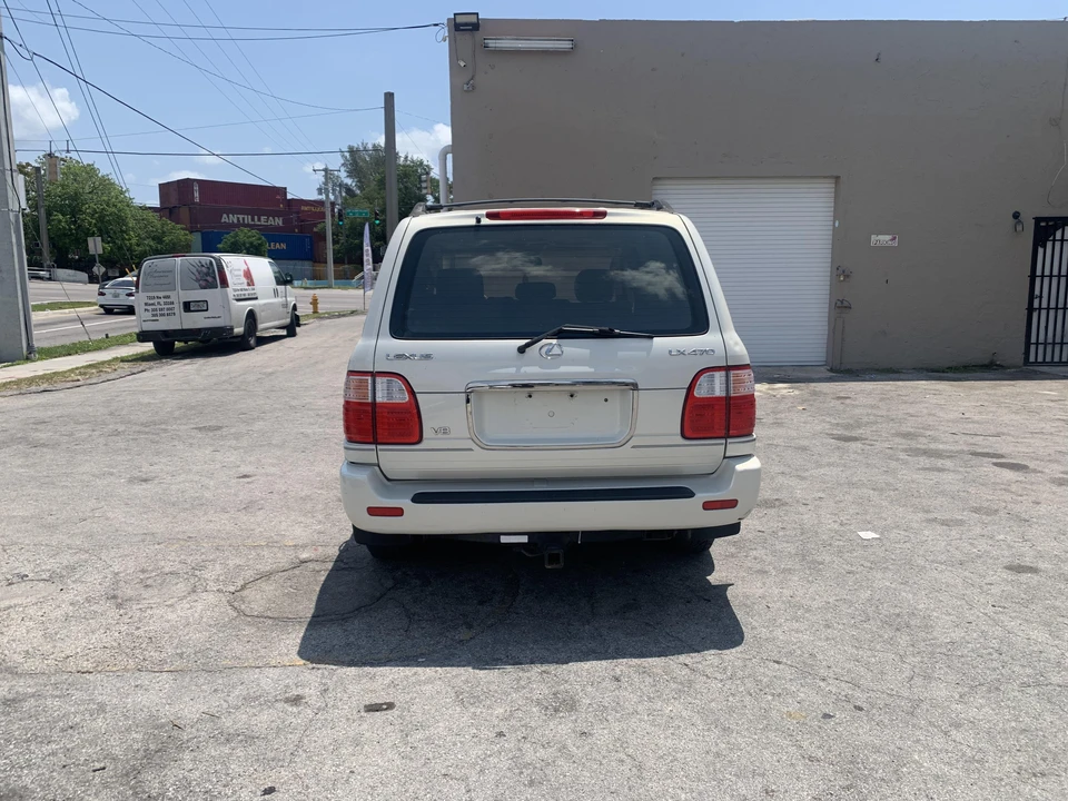 2000 Lexus LX 2nd Gen - Image 19 of 31