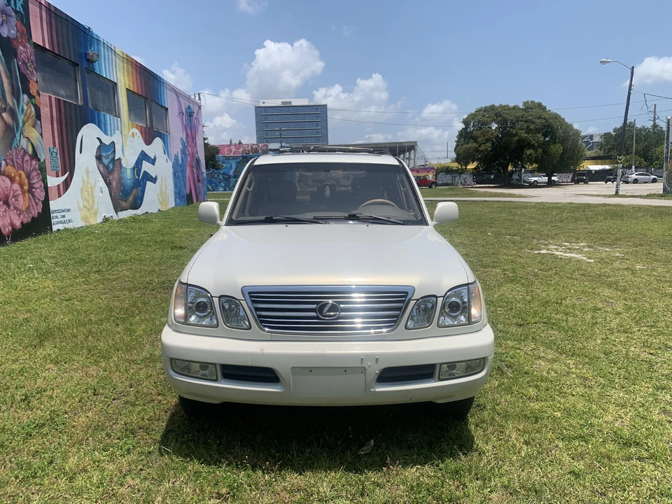 2000 Lexus LX 2nd Gen - Image 6 of 31