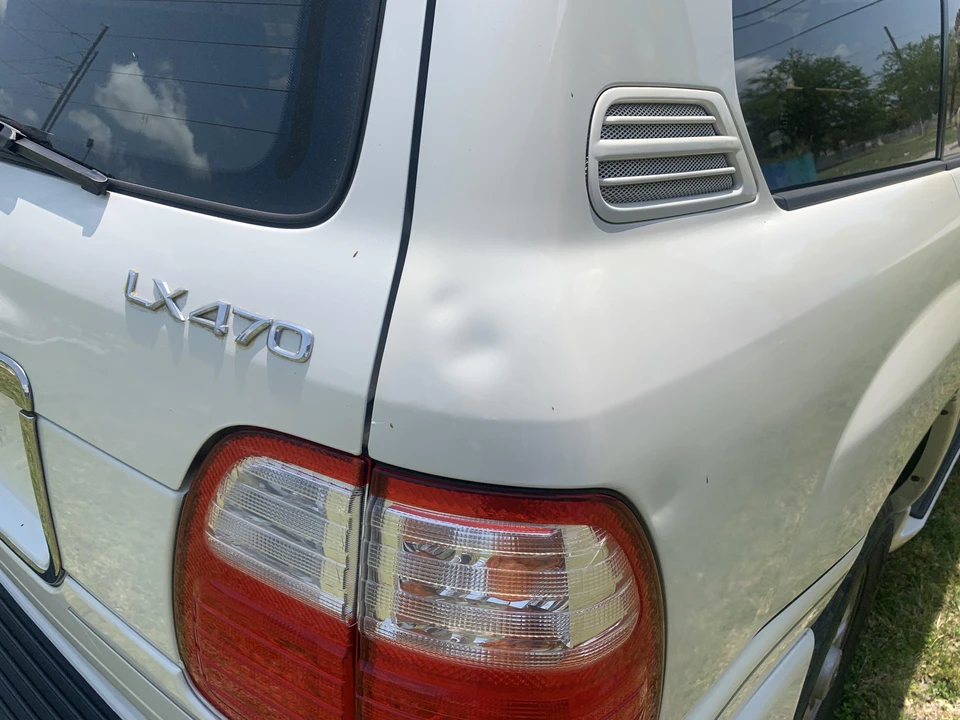 2000 Lexus LX 2nd Gen - Image 29 of 31
