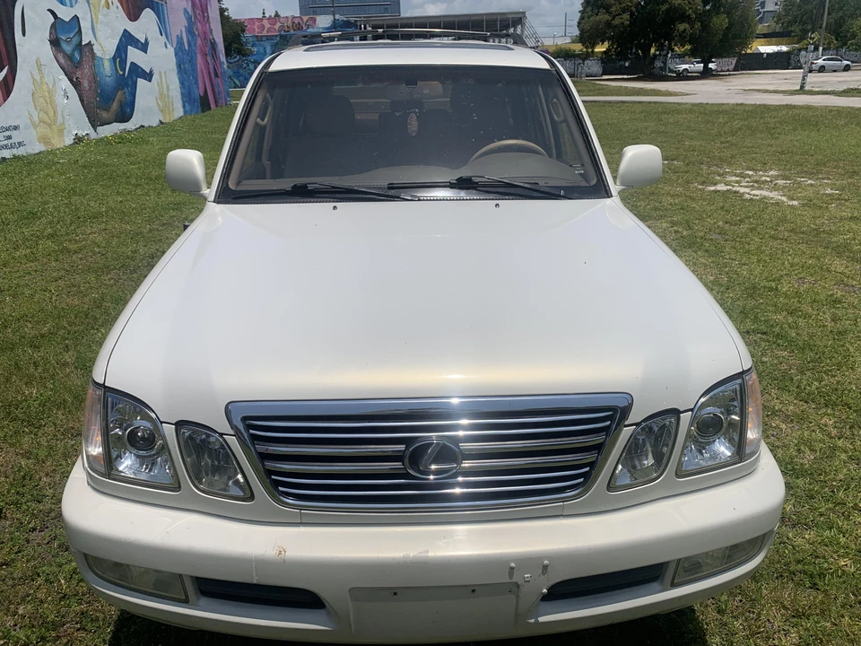 2000 Lexus LX 2nd Gen - Image 8 of 31