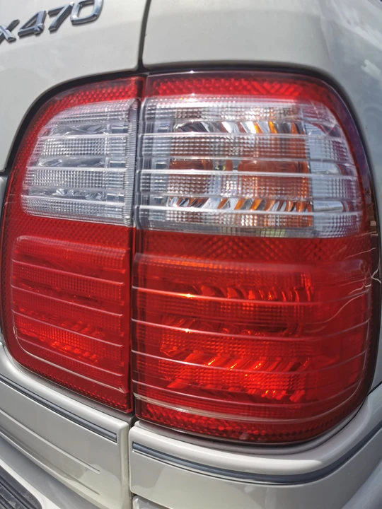 2000 Lexus LX 2nd Gen - Image 26 of 31