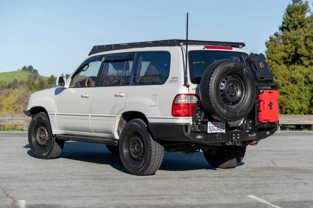 2000 Lexus LX 2nd Gen - Image 8 of 31