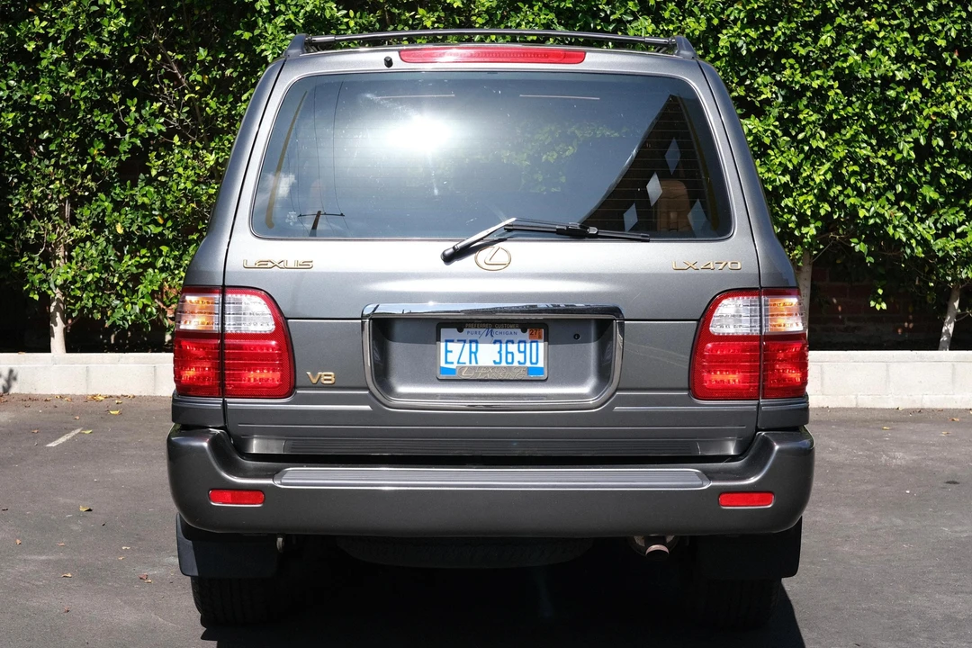 2000 Lexus LX 2nd Gen - Image 6 of 31