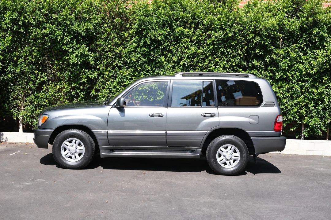2000 Lexus LX 2nd Gen - Image 7 of 31